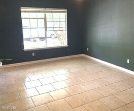 2525 Hartsfield Rd in Tallahassee, FL - Building Photo - Building Photo