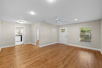 6317 Ravendale Ln in Dallas, TX - Building Photo - Building Photo