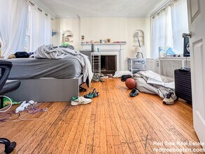 28 Manet Rd, Unit 3 in Chestnut Hill, MA - Building Photo - Building Photo