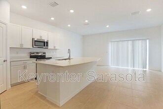 8717 Winter Breeze Wy in Sarasota, FL - Building Photo - Building Photo