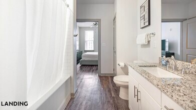 2165 Nolensville Pk, Unit 2-118 in Nashville, TN - Foto de edificio - Building Photo