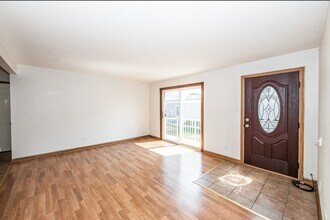 7917 163rd Pl, Unit 158 in Tinley Park, IL - Building Photo - Building Photo