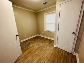 1074 E Walthal Cir in Memphis, TN - Building Photo - Building Photo