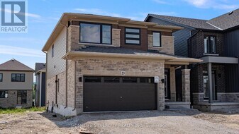 23 Holder Dr in Brantford, ON - Building Photo