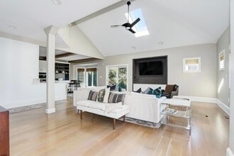 53 Bayside Ct in Margate City, NJ - Foto de edificio - Building Photo