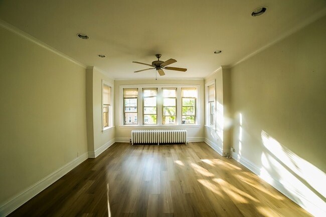 3733 N Christiana Ave in Chicago, IL - Building Photo - Building Photo