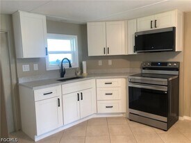 135 Chisholm Trail in North Fort Myers, FL - Building Photo