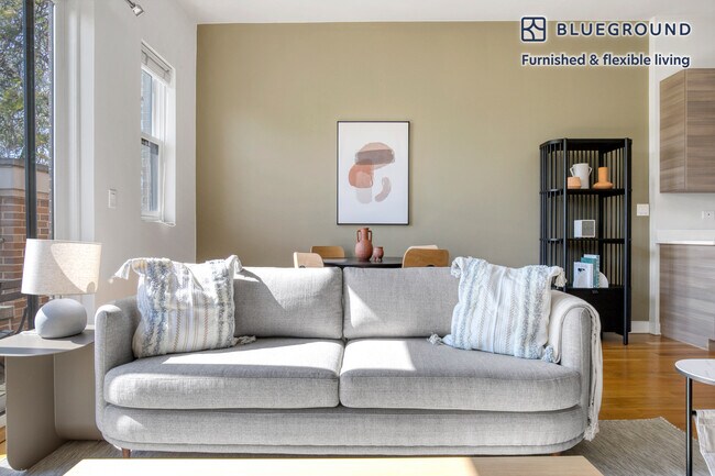 1952 W Ohio St, Unit FL3-ID789 in Chicago, IL - Building Photo - Building Photo