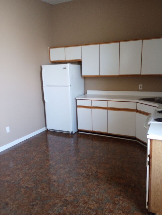 property at 1720 W Chestnut St