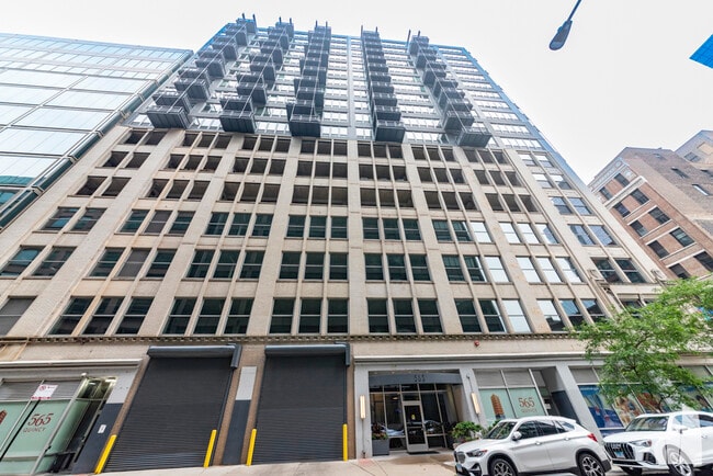 property at 565 W Quincy St