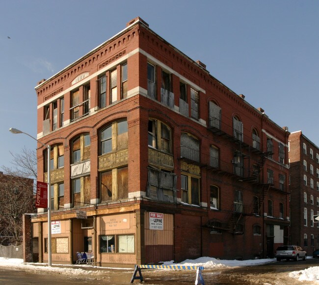 155 Middlesex St in Lowell, MA - Building Photo - Building Photo