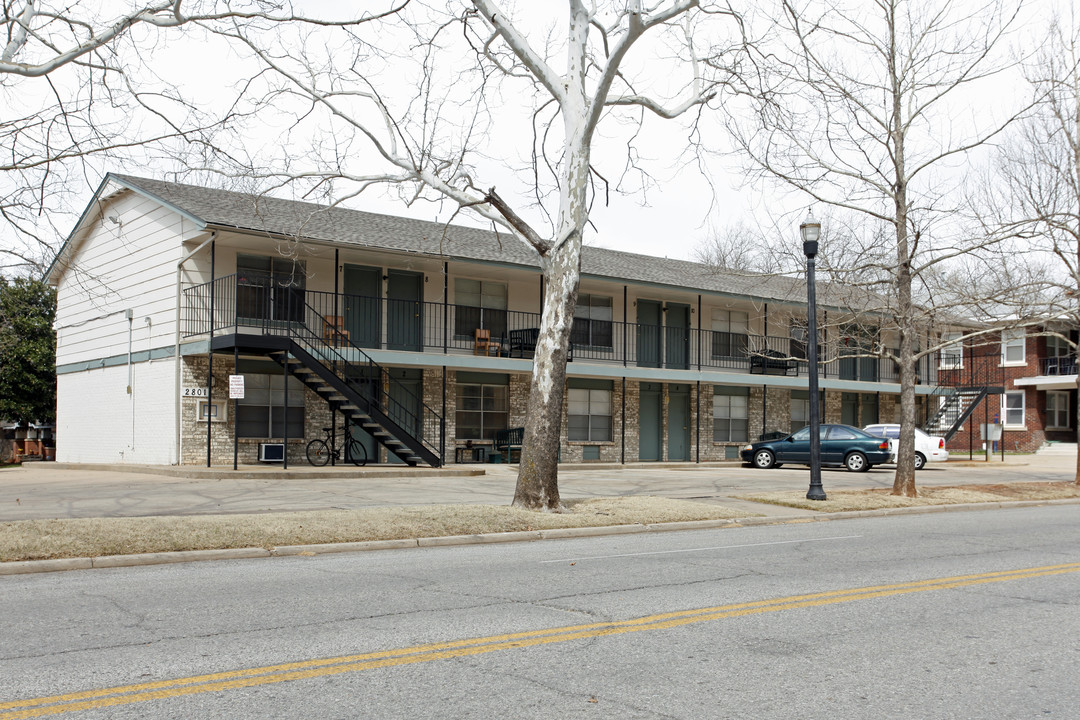 2801 N Robinson Ave in Oklahoma City, OK - Building Photo