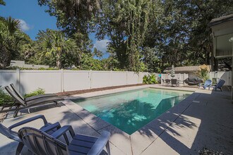 16 Pelican St in Hilton Head Island, SC - Building Photo - Building Photo