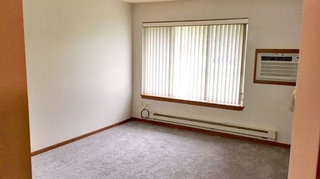 745 Streeter Dr in North Sioux City, SD - Building Photo - Building Photo