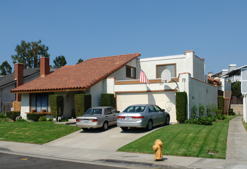 17131 Harbor Bluffs Cir in Huntington Beach, CA - Building Photo