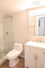 1010 SE 15th St, Unit 110 in Fort Lauderdale, FL - Foto de edificio - Building Photo