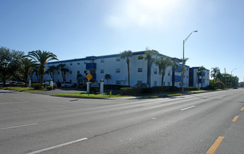 Gateway By The Bay in St. Petersburg, FL - Building Photo - Building Photo