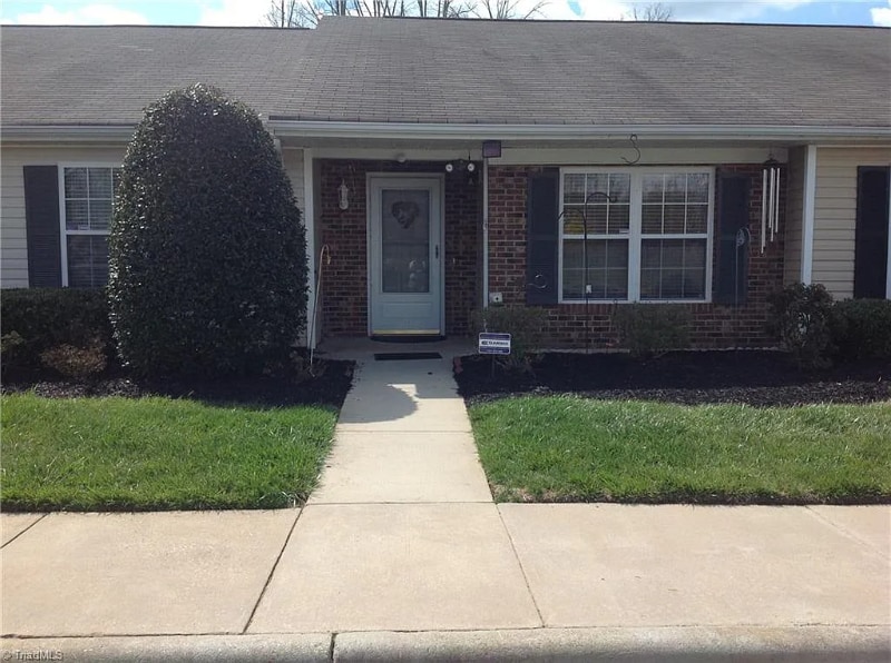 2932 WaterStone Loop in High Point, NC - Building Photo