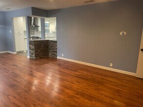 10020 Losa Dr in Dallas, TX - Building Photo - Building Photo