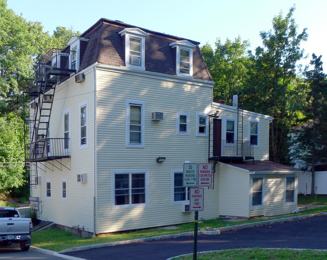 145 Landing Rd in Glen Cove, NY - Building Photo - Building Photo