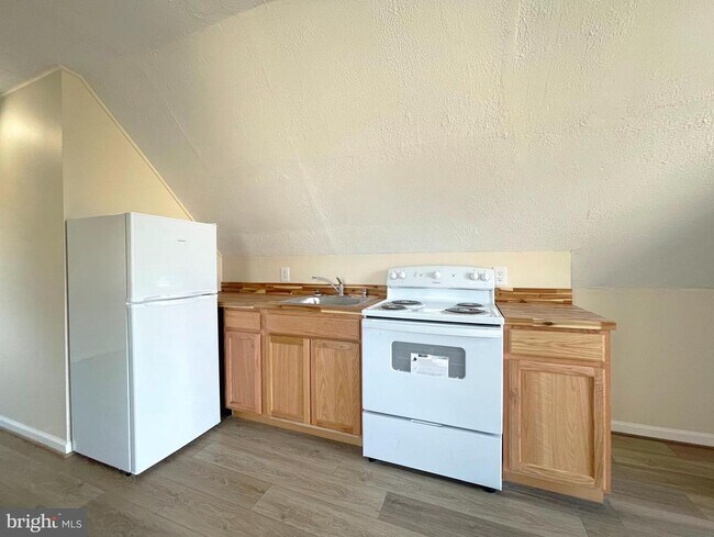 43737 Sandy Bottom Rd, Unit B in Hollywood, MD - Building Photo - Building Photo