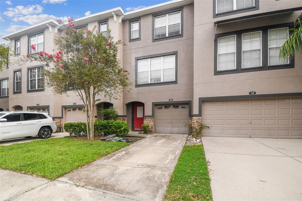 2503 Middleton Grove Dr in Brandon, FL - Building Photo