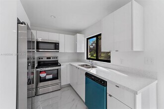 11935 SW 217th St in Goulds, FL - Building Photo - Building Photo