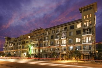 Crescent in Austin, TX - Foto de edificio - Building Photo
