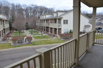 474 Village Dr in Walled Lake, MI - Building Photo - Building Photo