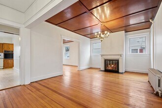 16 Dayton Rd in Morris Plains, NJ - Foto de edificio - Building Photo