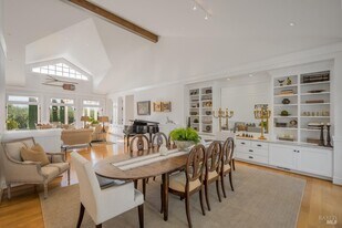 950 Mee Ln in St Helena, CA - Building Photo