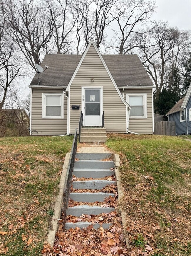 property at 1209 S W Ave