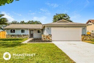 576 Charles Carroll St in Orange Park, FL - Building Photo