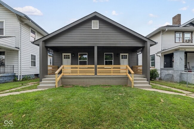 property at 4074 Boulevard Pl