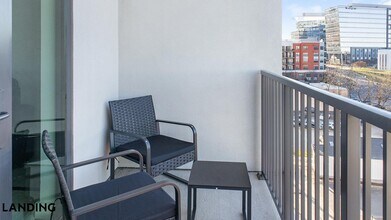 1007 S Mint St, Unit 716 in Charlotte, NC - Building Photo - Building Photo