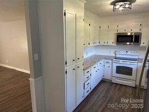 147 Sinclair Rd in Mooresville, NC - Building Photo - Building Photo