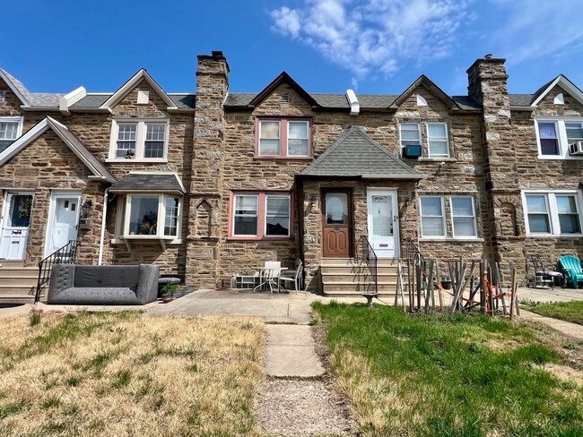 3333 Chippendale St in Philadelphia, PA - Building Photo - Building Photo