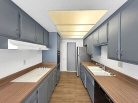 16737 Meandro Dr in San Diego, CA - Building Photo