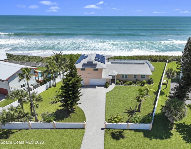 4985 S Hwy A1A in Melbourne Beach, FL - Foto de edificio - Building Photo