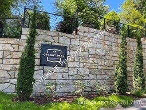 18 Mauricet Ln in Asheville, NC - Building Photo - Building Photo