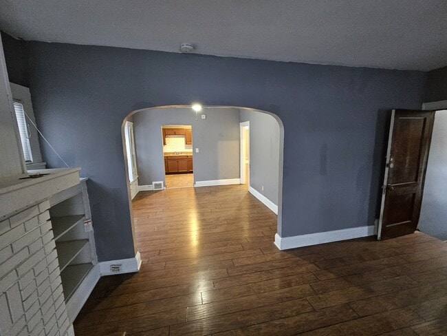 property at 4915 E 109th St