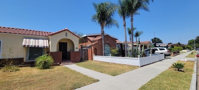 6455 Gundry Ave in Long Beach, CA - Building Photo - Building Photo