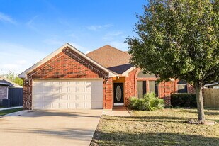 1232 Clay Ln in Seagoville, TX - Building Photo