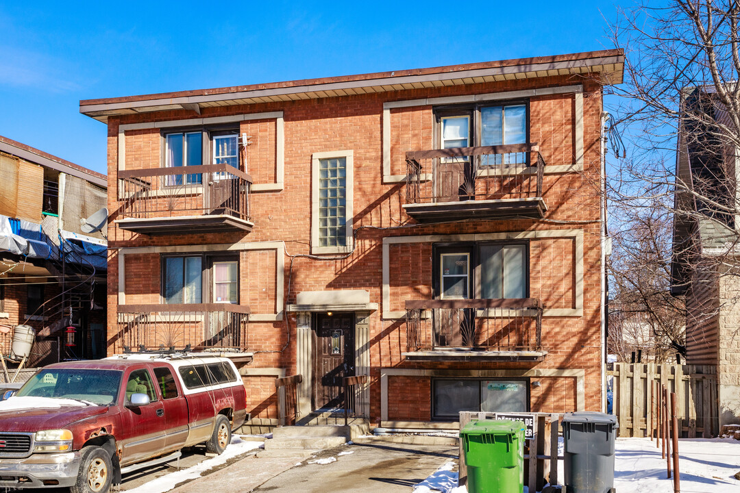 77 Gowans Av in Lachine, QC - Building Photo