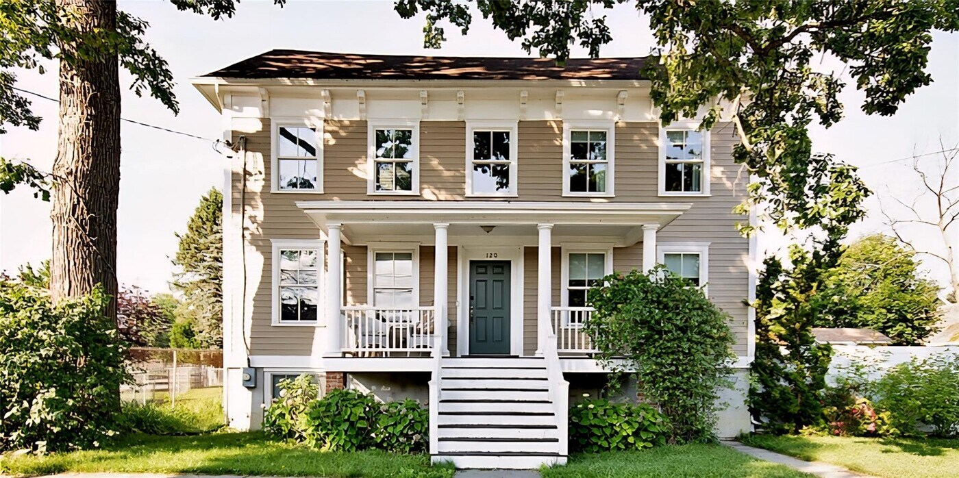 120 Verplanck Ave in Beacon, NY - Building Photo