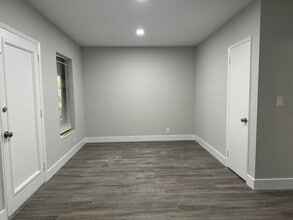 716 NE 14th Ave in Fort Lauderdale, FL - Building Photo - Interior Photo