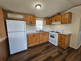 146 Rodeo Dr in Utica, NY - Building Photo