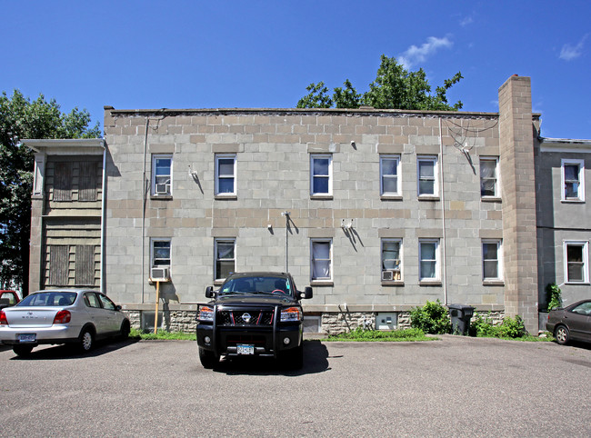 683-695 Sherburne Ave in St. Paul, MN - Building Photo - Building Photo