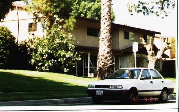 25239 Taylor St in Loma Linda, CA - Foto de edificio