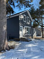 5-307 Richland Ave in St. Charles, MN - Building Photo